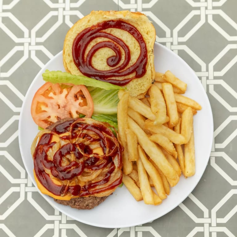 Bar & Grill
