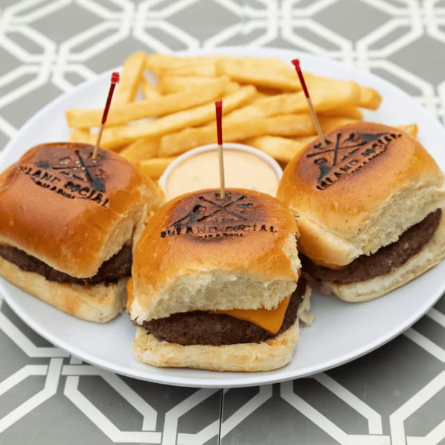 Social Sliders.