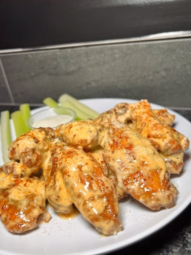 6 Piece Boneless Chicken Wings.